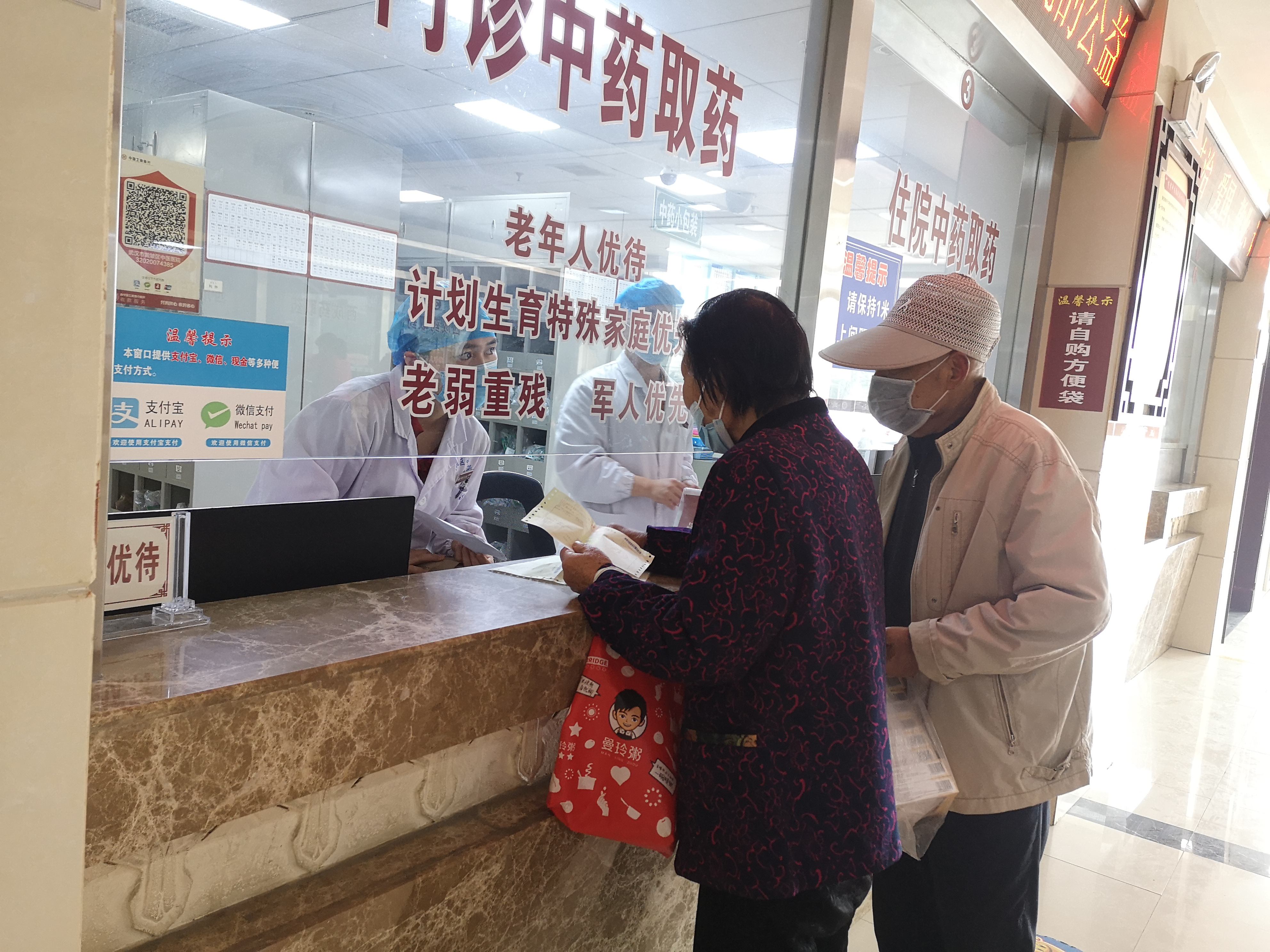 北京大学口腔医院挂号票贩子自我推荐，为患者解决一切就医难题的简单介绍