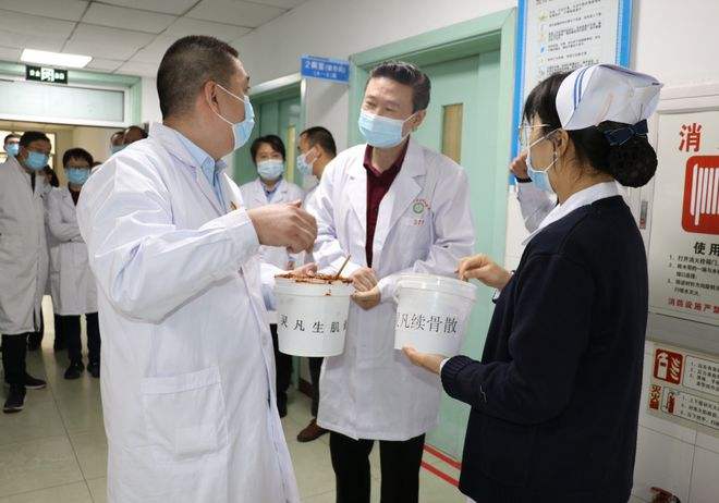 包含广安门中医院多年在用的黄牛挂号助手，办事特别稳妥的词条