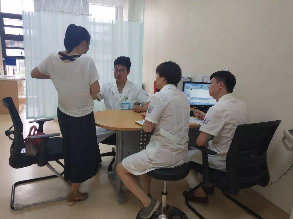 关于北京妇产医院代挂专家号，快速办理，节省时间的信息