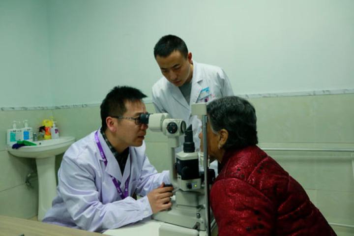 关于中国中医科学院眼科医院号贩子代挂号，交给我们，你放心联系方式不二之选的信息