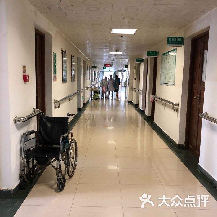 包含北京中医院过来人教你哪里有号!的词条