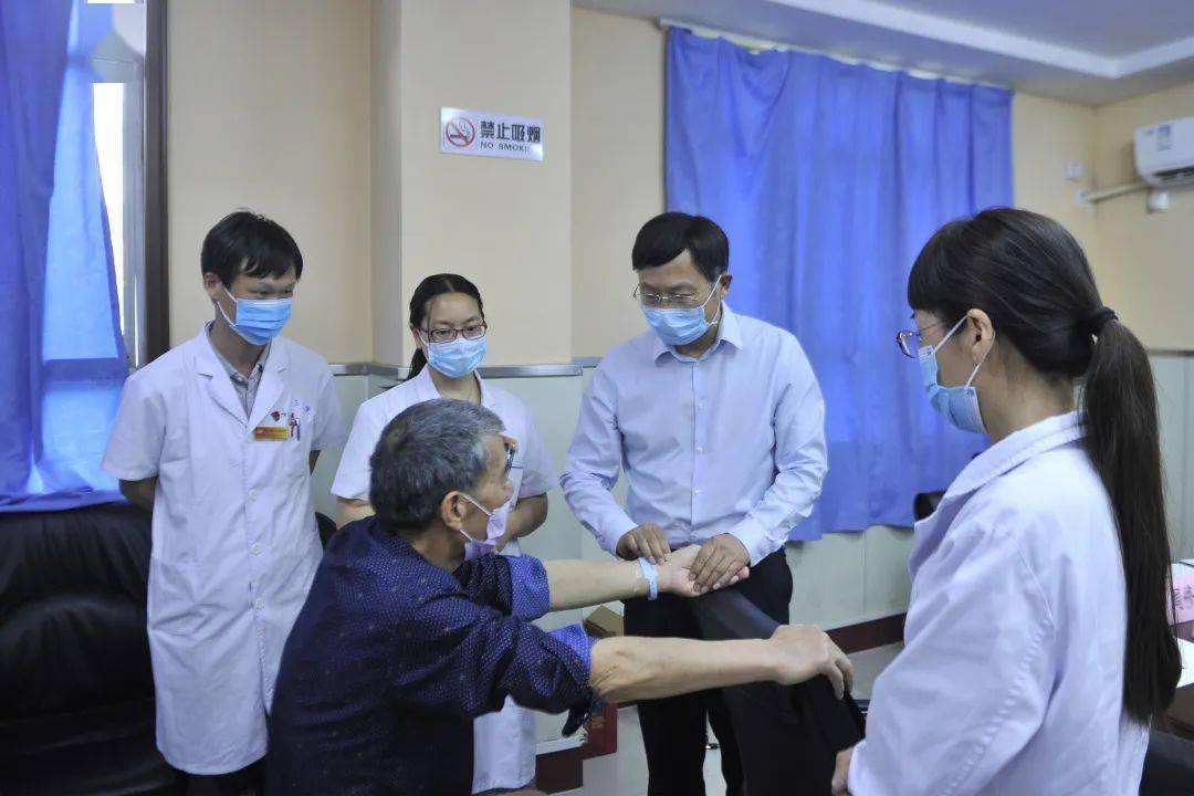 关于中国中医科学院西苑医院专家跑腿预约挂号，提供一站式服务的信息