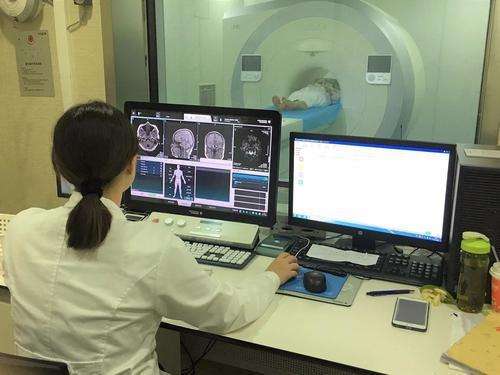 包含北京中医药大学东方医院号贩子挂号就是快；CT和核磁共振有何区别?为何检查肺常做CT，头颅常做磁共振?的词条