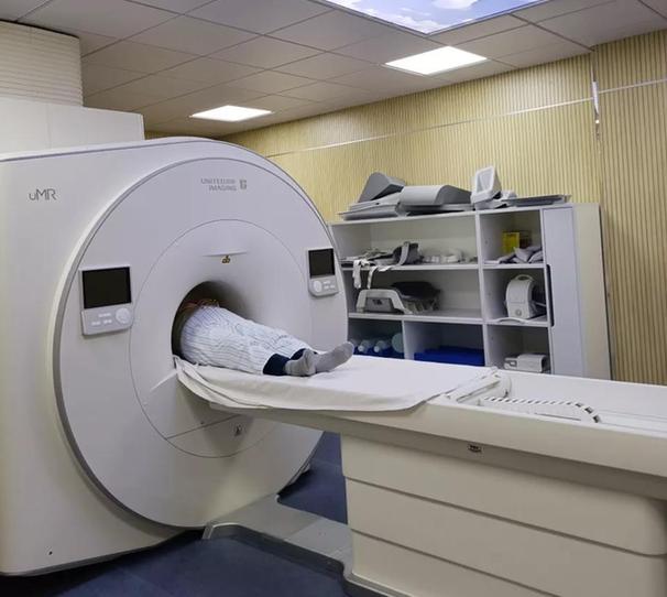 朝阳医院呼吸科专家找黄牛代挂每天都有号；大夫，听说放射检查有射线!MRI，就是磁共振，安全吗?的简单介绍