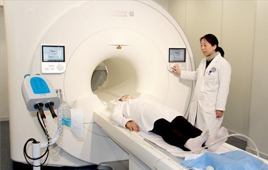 关于北京医院专家挂号找黄牛;核磁共振与CT哪个危害大?提醒:3种情况，不建议做核磁共振的信息
