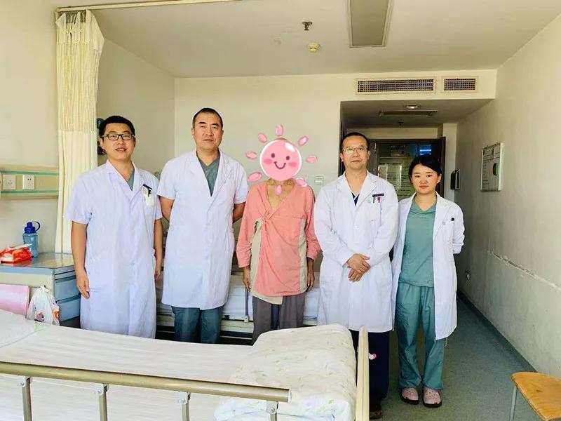关于北京医院专家挂号找黄牛;植入永久起搏器后就不能做核磁检查了吗?的信息