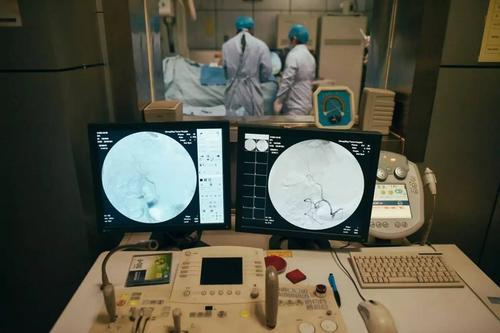 北京医院黄牛号贩子挂号电话分享；磁共振成像清晰还没有辐射，为什么还不能取代CT?的简单介绍