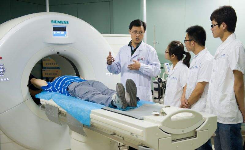 包含北医六院找黄牛买郭延庆的号简直太方便了；为什么CT检查只需2分钟，核磁检查却要20分钟?的词条