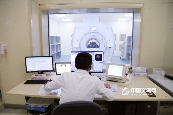 西苑医院号贩子代挂怎么联系；大夫，听说放射检查有射线!MRI，就是磁共振，安全吗?的简单介绍