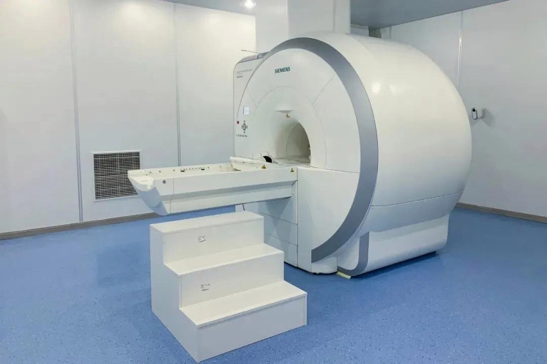 包含阜外医院知名专家黄牛快速挂号；「科普」常用的影像学检查——核磁共振(MRI)的词条