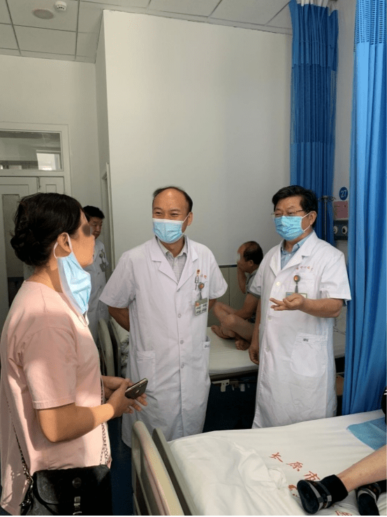 关于中国中医科学院广安门医院专家代挂不用排队，轻松看病的信息