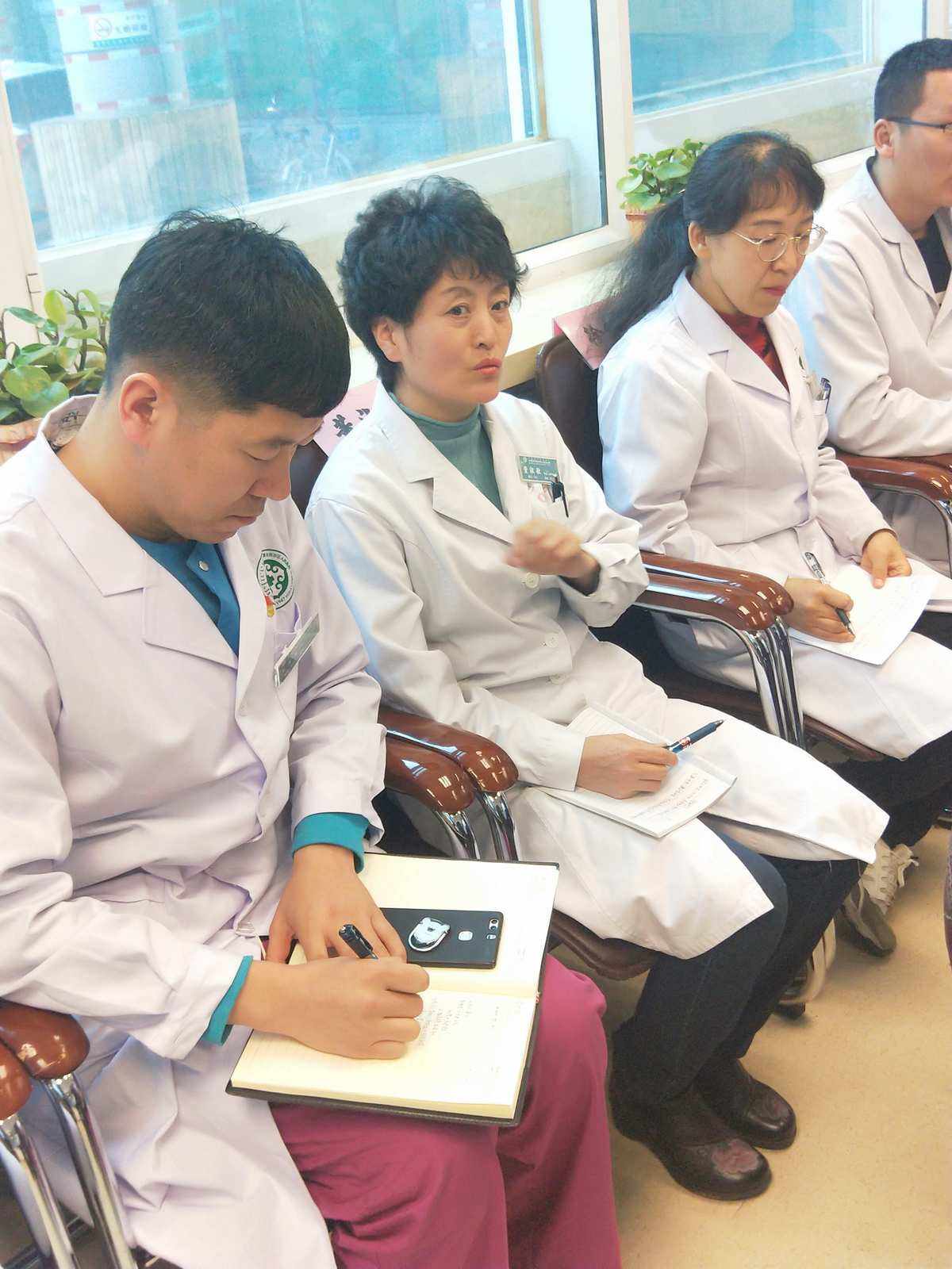 内蒙古自治区人民医院医院代诊预约挂号，就诊助手医疗顾问的简单介绍