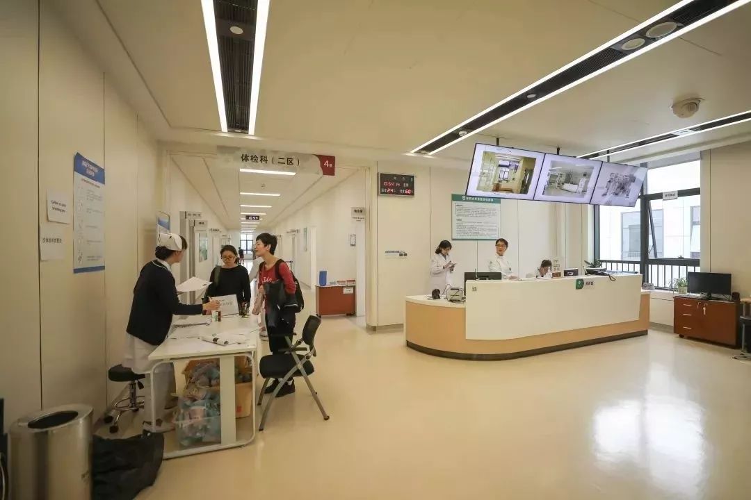 包含深圳大学第三附属医院医院号贩子挂号，就诊助手医疗顾问的词条