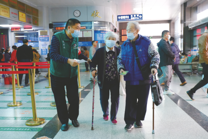 关于深圳市第三人民医院医院跑腿陪诊挂号，随诊顾问帮您解忧的信息