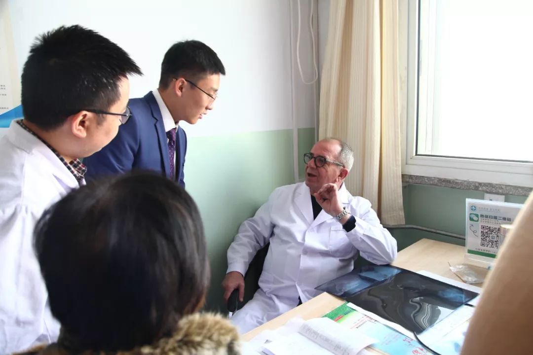包含北京肛肠医院代挂专家号，减少患者等待就医的时间的词条