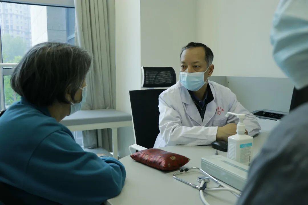 深圳市宝安区人民医院医院代诊预约挂号，就诊助手医疗顾问的简单介绍