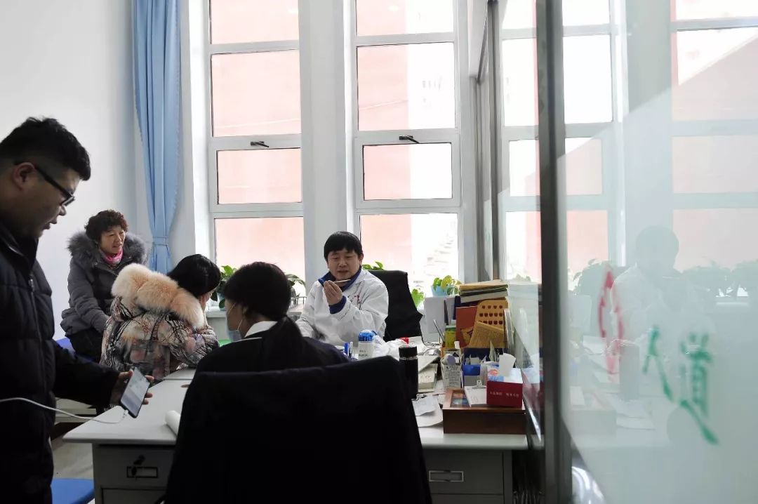 中国医学科学院肿瘤医院黄牛跑腿号贩子挂号，所有三甲医院都可办理的简单介绍