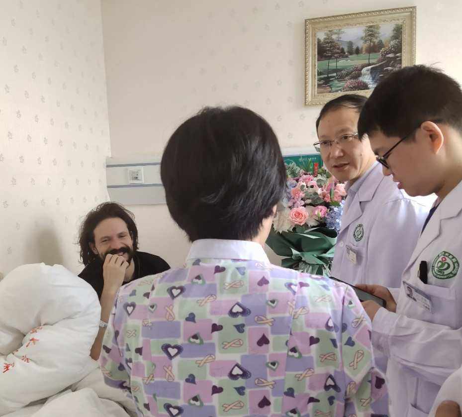 包含上海市肺科医院医院黄牛挂号，京医指导就医分享的词条