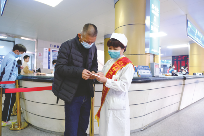包含广东省人民医院医院跑腿陪诊挂号，一条龙快速就医的词条