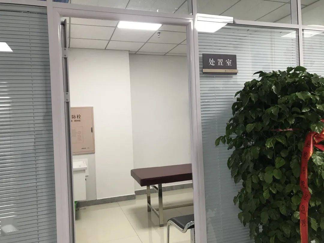 包含大庆市让胡路区人民医院医院代诊票贩子挂号，就诊助手医疗顾问的词条