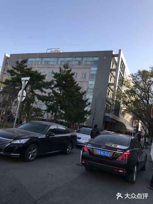北京大学第一医院全天在门口随时联系北京大学第一医院全天在门口随时联系医生吗