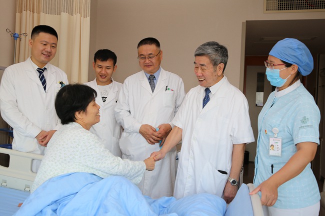 关于上海东方肝胆医院医院陪诊代挂，一条龙快速就医的信息