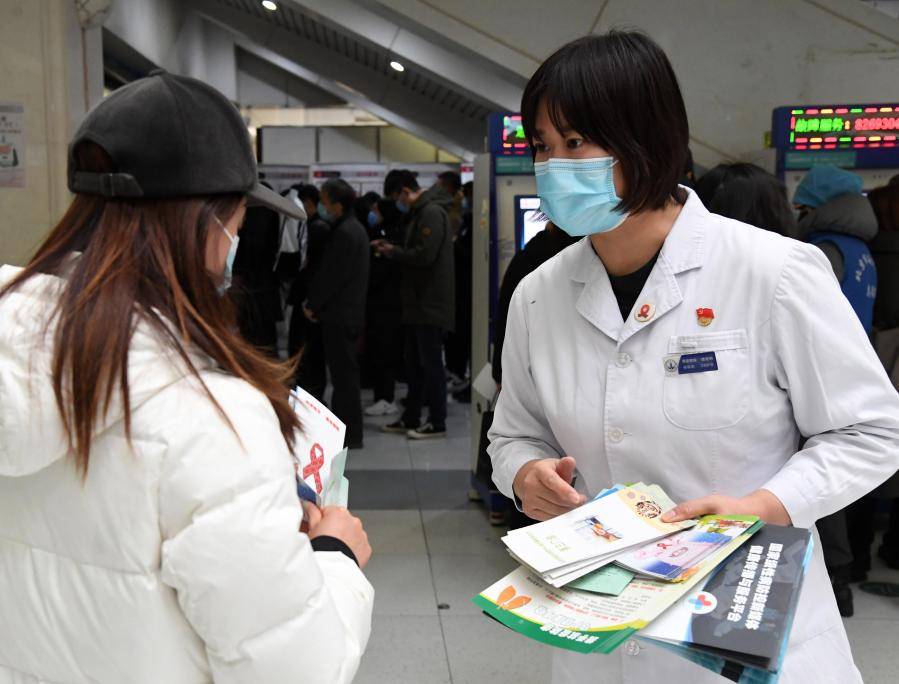 包含北京市海淀医院代挂专家号，减少患者等待就医的时间的词条