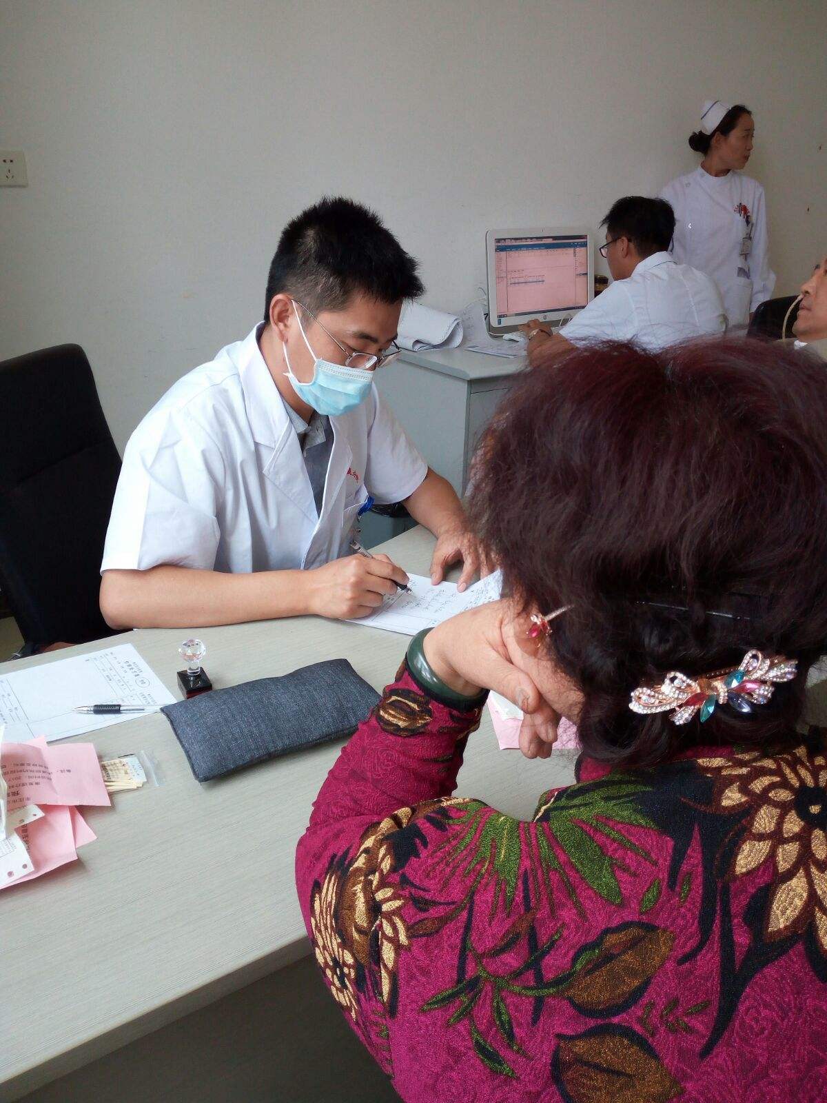 关于三亚市中医院医院代诊预约挂号，就诊助手医疗顾问的信息